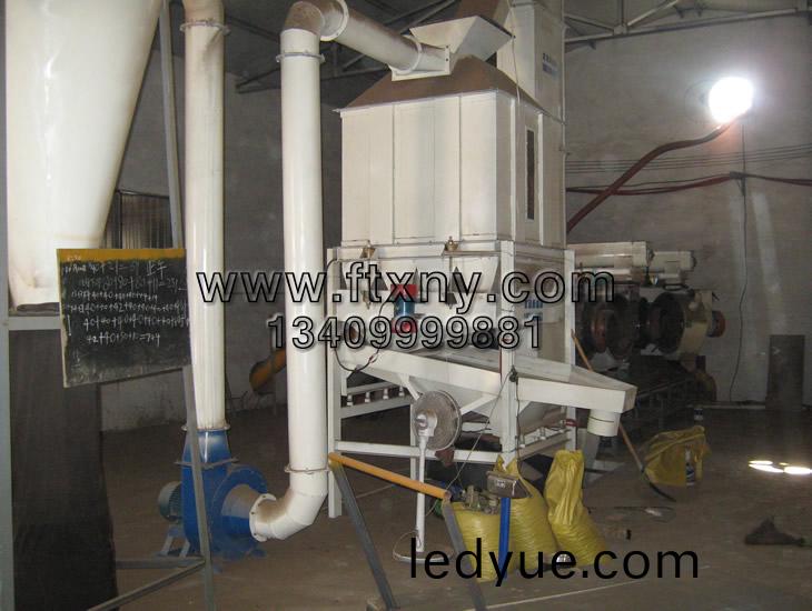 木(mu)屑(xie)顆粒(li)機(ji)焦作生産線
